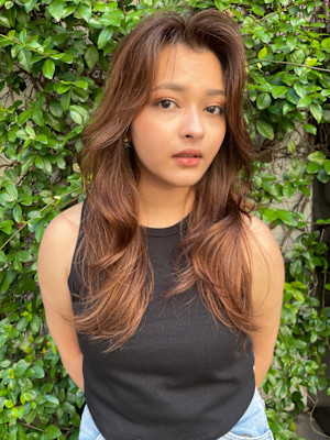 海外夏スタイル　ハイレイヤー　ジンジャーヘア　