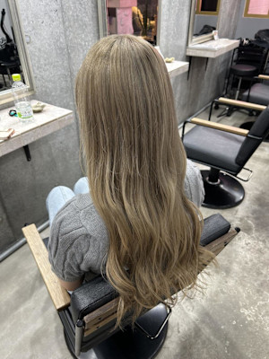 ミルクティーベージュ