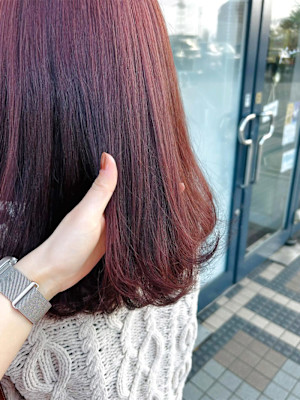 ハリ・艶アップで美しさ引き立つ《質感再整カラー》