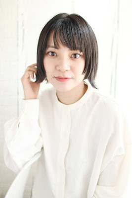 厚めバングの外ハネボブスタイル