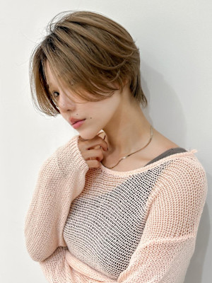 ハイトーンショートヘア