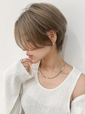 ハイトーンショートヘア