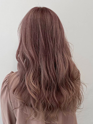 ピンクベージュ