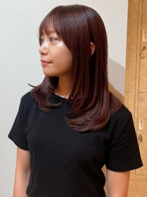 ピンクベージュ セミロング レイヤーカット ワンカール