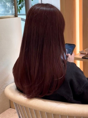 ピンクベージュ 髪質改善カラー セミロング 暖色系カラー