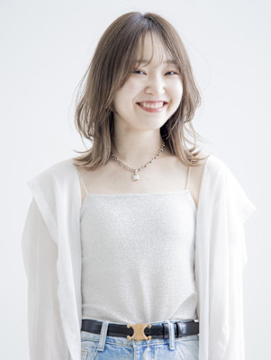 #レイヤーカット　#ミルクティベージュ　#ふんわりミディ