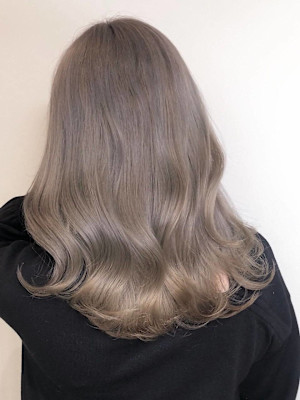 透明感グレージュ