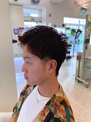 クセ毛を活かしたレッドショートスタイル