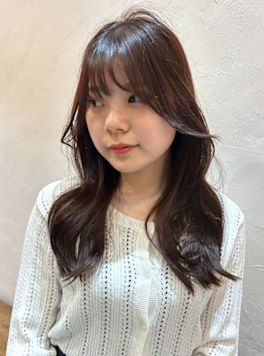 グレージュ　上品カラー　くびれヘア　レイヤースタイル