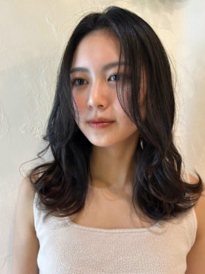 フェイスレイヤー　透明感カラー　ミディアムレイヤー