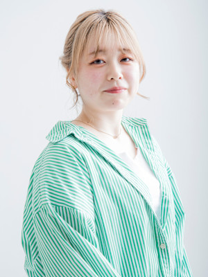 #お団子ヘアアレンジ #ハイトーンカラー　#エンドカラー