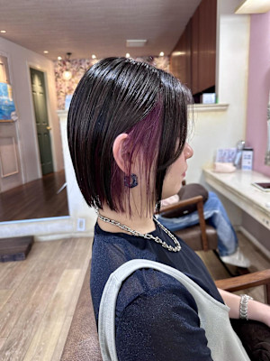 耳かけワンレンボブ × インナーカラー