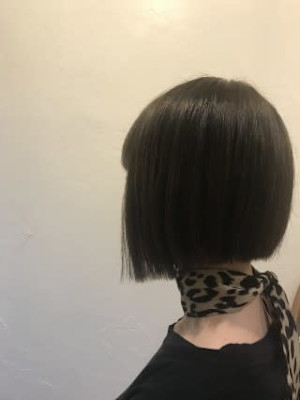 パツ切りボブスタイル