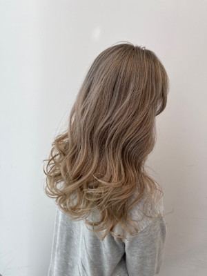 透明感ミルクティーベージュ