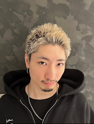 スパイキーショート×ホワイトカラー