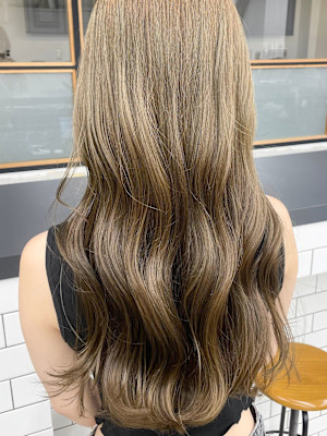 20代30代艶感ストレート♪髪質改善カラーミルクティーベージ