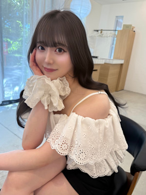 透明感たっぷりベージュカラー♪