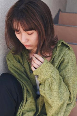 切りっぱなし外はねボブ