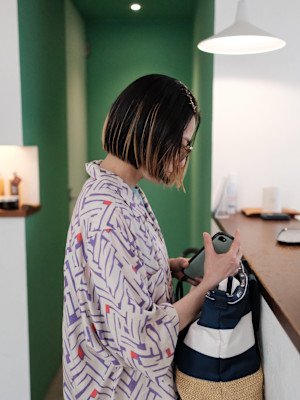 プリンも気にならない！！デザインカラー×ミニボブ