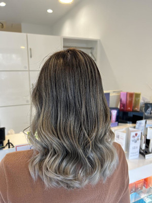 ホワイトバレイヤージュ