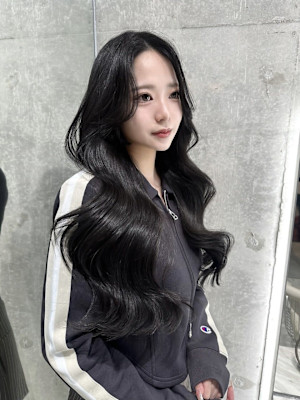 髪質改善＊黒髪ミニウルフくびれヘア＊美髪【Zina梅田茶屋】