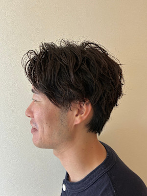 センターパート×スパイラルパーマ