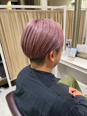 ピンクベージュ