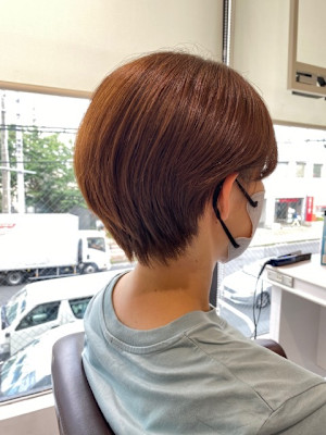 シルエットきれいな大人ボブ