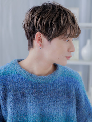 ニュアンスデザインくせ毛風フェザーショート　サーフカール