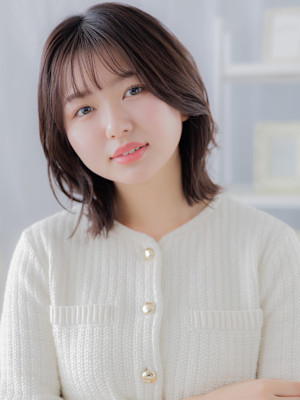 伸ばしかけ立体感ひし形くびレイヤーカット　マロンベージュ