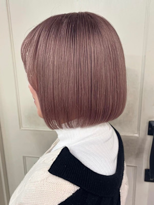 ボブ × ピンクベージュ
