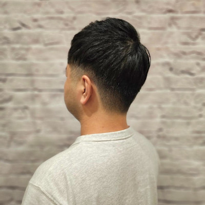 夏におすすめ爽やかさのあるツーブロックショートスタイル