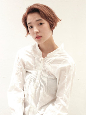 くびれヘアアプリコットオレンジ夏ハイライトカラー丸型卵型ボブ