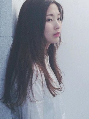 縮毛矯正ストレー トくびれヘア夏ハイライトカラーロングヘア