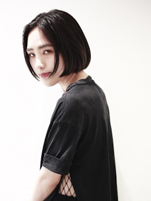 くびれヘアアプリコットオレンジ夏ハイライトカラー丸型卵型ボブ