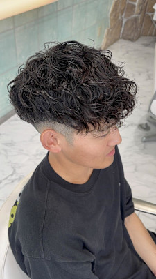 波巻きパーマ／スパイラルパーマ／ツーブロック／プードルパーマ