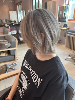 ミルクティーブロンド/ブリーチ/シャドールーツ