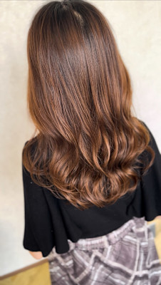 低めレイヤーコテ巻き風パーマ