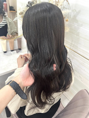 《高橋亜美》オリーブグレージュ/オリーブカラー/大宮