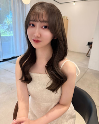 柔らかく透けるベージュカラー