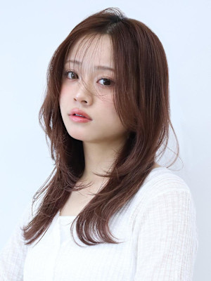 レイヤーカット×ストレートヘア