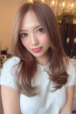 レイヤーくびれヘアハイライトカラーシナモンベージュ