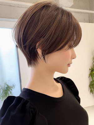 ハンサムショート くびれヘア 透明感カラー ブラウン 30代