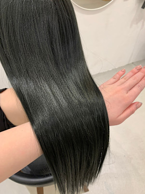 湿気によるうねり、広がり対策のコスメストレート