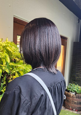 透明感×動きのある大人ウルフボブ