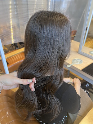 オリーブグレージュ