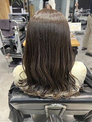 オリーブグレージュカラー×ティアラトリートメント