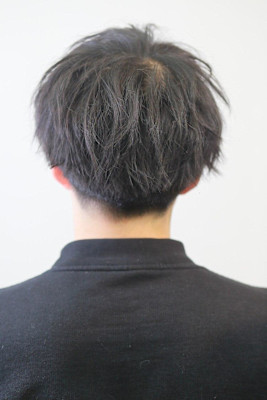 ソフトツイスト　無造作　マッシュ　刈り上げ