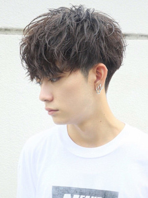 無造作前下がりマッシュ