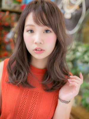 鮮度が高い♪大人かわいい小顔くびれカール　細めハイライト